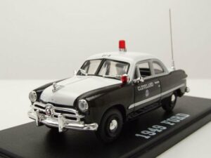 GREENLIGHT collectibles Modellauto Ford Police Cleveland Ohio 1949 schwarz weiß Modellauto 1:43 Greenligh