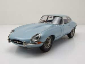 Kyosho Modelltraktor Jaguar E-Type RHD 1961 silberblau Modellauto 1:18 Kyosho