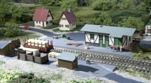 Auhagen Modelleisenbahn-Set Auhagen 14451 N Güterschuppen mit Ladestraße