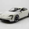 Bburago Modellauto Porsche Taycan 2019 weiß Modellauto 1:24 Bburago