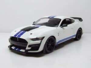 Maisto® Modellauto Ford Shelby Mustang GT500 2020 weiß blau Modellauto 1:18 Maisto