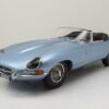 Norev Modellauto Jaguar E-Type Cabrio 1962 blau metallic Modellauto 1:12 Norev
