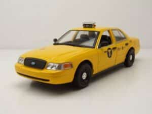 GREENLIGHT collectibles Modellauto Ford Crown Victoria Taxi 2008 gelb John Wick 2 Modellauto 1:24 Greenli