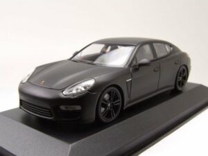 Maxichamps Modellauto Porsche Panamera Turbo S 2013 matt schwarz Modellauto 1:43 Maxichamps