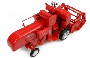 Universal Hobbies Modelltraktor Universal Hobbies Massey Ferguson 830 Mähdrescher 2880