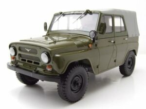 Premium ClassiXXs Modellauto UAZ 469 Geländewagen olivgrün Modellauto 1:18 Premium ClassiXXs