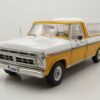GREENLIGHT collectibles Modellauto Ford F-100 Pick Up 1976 gelb weiß mit Deluxe Box Cover Modellauto