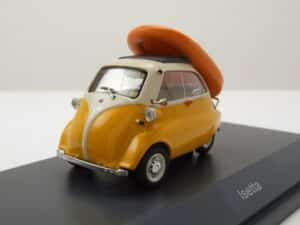 Schuco Modellauto BMW Isetta mit Schlauchboot gelb beige Modellauto 1:43 Schuco