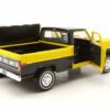 GREENLIGHT collectibles Modellauto Ford F-100 Pick Up Bed Cover 1968 gelb schwarz Armor All Modellauto