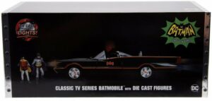 JADA Modellauto Modellauto H.R.Batman Classic Batmobile mit Figur 1:18 253216001