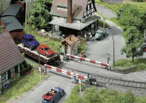 Faller Modelleisenbahn-Set Faller 120172 H0 Beschrankter Bahnübergang