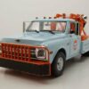 GREENLIGHT collectibles Modellauto Chevrolet C-30 Dually Wrecker 1969 Gulf Oil Welding Tire Collision