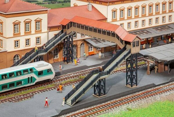 Faller Modelleisenbahn-Set Faller 120109 H0 Fußgängerbrücke mit Überdachung