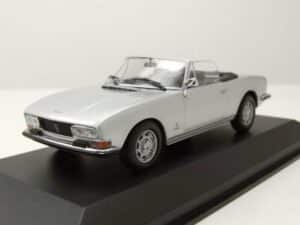 Maxichamps Modellauto Peugeot 504 Cabrio 1977 silber Modellauto 1:43 Maxichamps