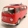 Welly Modellauto VW T2 Bus 1972 rot mit Surfbrett Modellauto 1:24 Welly