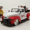 JADA Modellauto Chevrolet Pick Up 1953 weiß rot mit Tapatio Charrow Man Figur Modellau