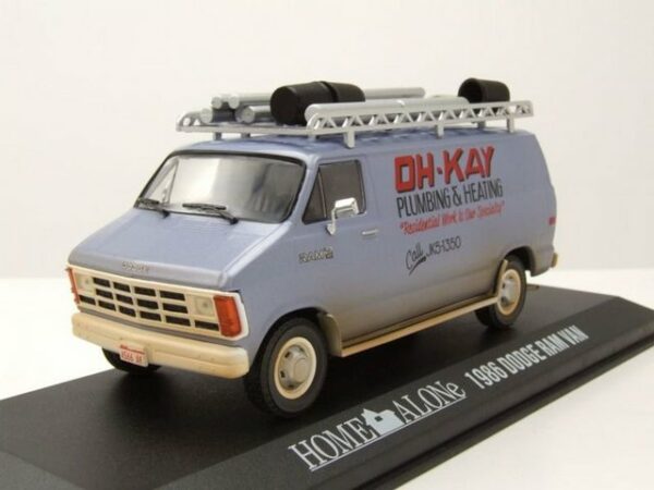 GREENLIGHT collectibles Modellauto Dodge Ram Van 1986 grau Oh-Kay Plumbing Kevin Allein Zuhaus Modellauto