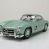 Minichamps Modellauto Mercedes 300 SL W198 Flügeltürer 1955 hellgrün metallic Modellauto
