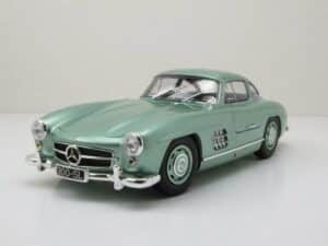 Minichamps Modellauto Mercedes 300 SL W198 Flügeltürer 1955 hellgrün metallic Modellauto