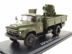 Premium ClassiXXs Modellauto ZIL 130 mit APM 90 Scheinwerfer Militär NVA oliv grün Modellauto 1:43