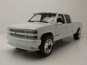 GREENLIGHT collectibles Modellauto Chevrolet 3500 Crew Cab Silverado Pick Up 1997 weiß Modellauto 1:18