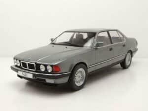 MCG Modellauto BMW 740i 7er E32 1992 grau metallic Modellauto 1:18 MCG